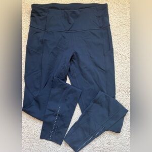 Lululemon Women's Navy Blue Leggings size 8